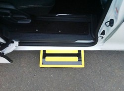 エスクァイア・ノア・ヴォクシー(電動補助ステップ)